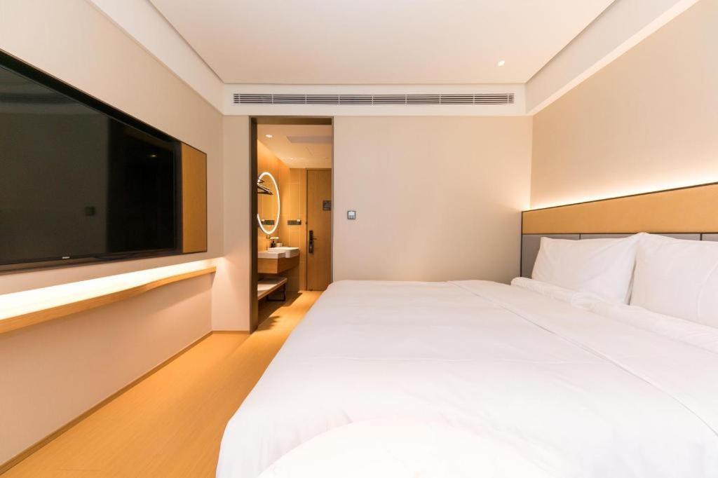 Ji Hotel Shanghai Xujiahui Екстериор снимка