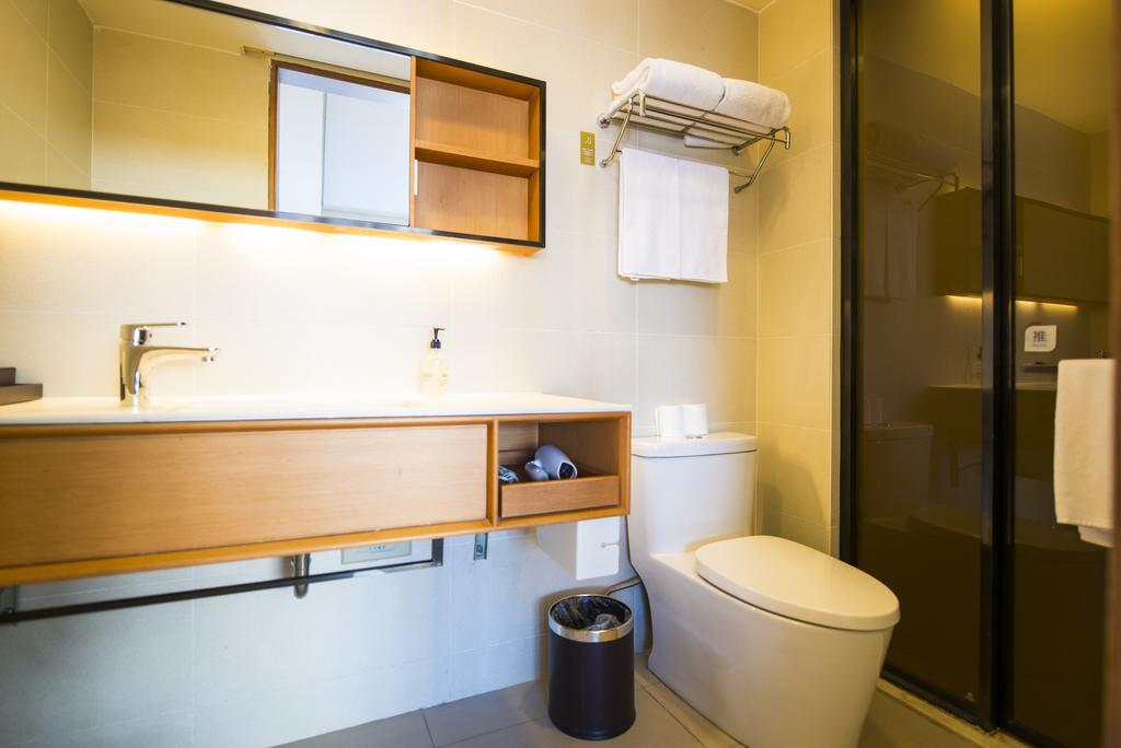 Ji Hotel Shanghai Xujiahui Екстериор снимка